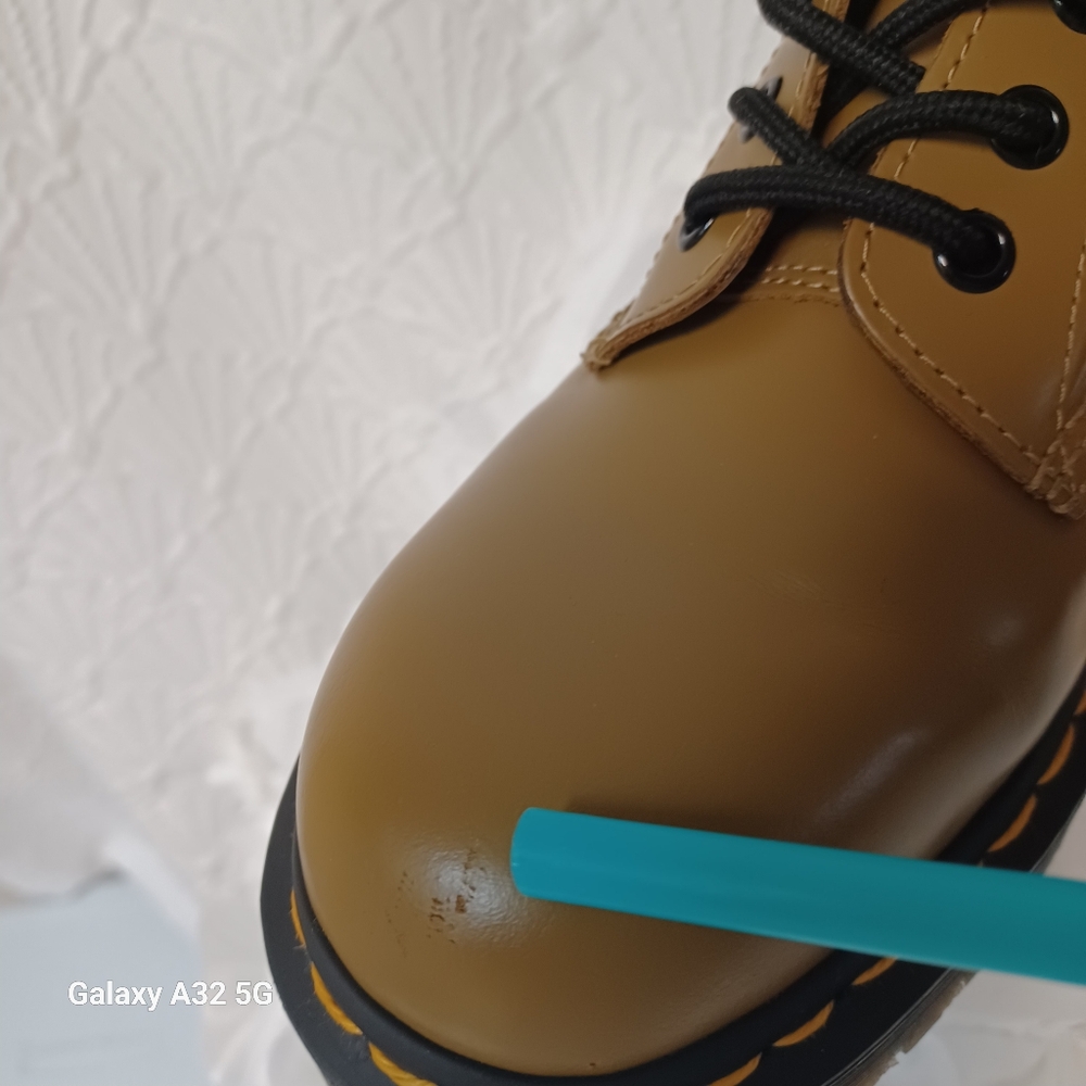 Dr. Martens Women SZ 8 Black and Brown Boots look at the photos there are detail - Picture 8 of 15